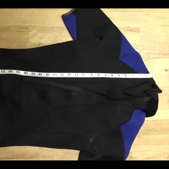 O brien neoprene wet suit back zipper, men’s small - Picture 8 of 8